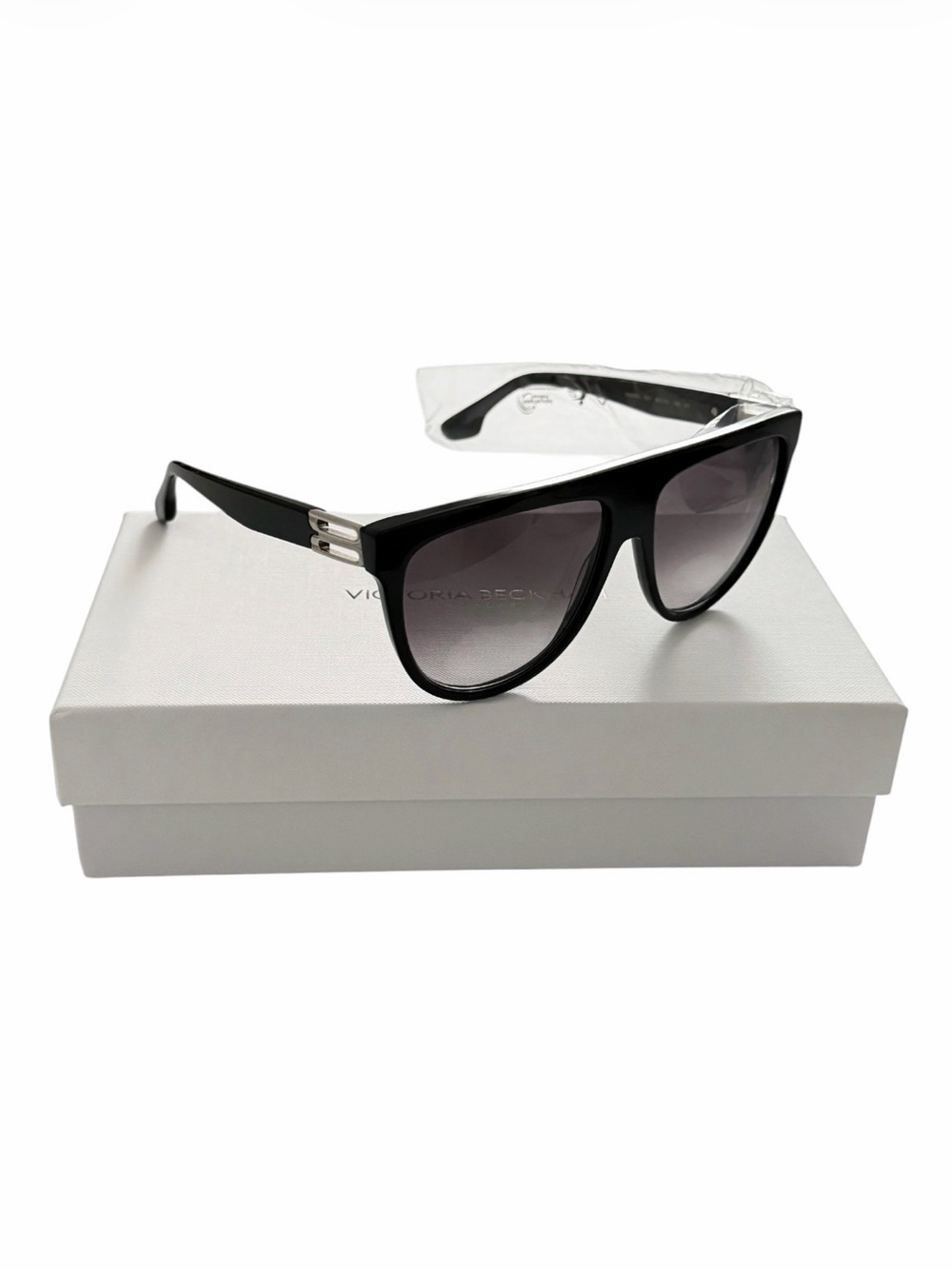 NEW Victoria Beckham VB680S Black Gradient Flat Top Aviator UV Sunglasses